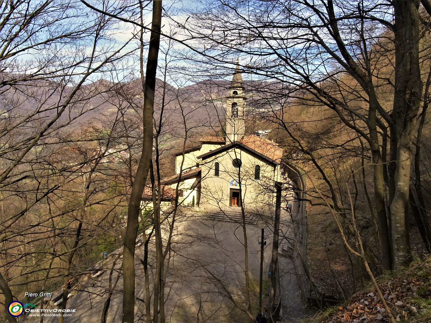 42 Al Santuario del Perello (870 m) .JPG